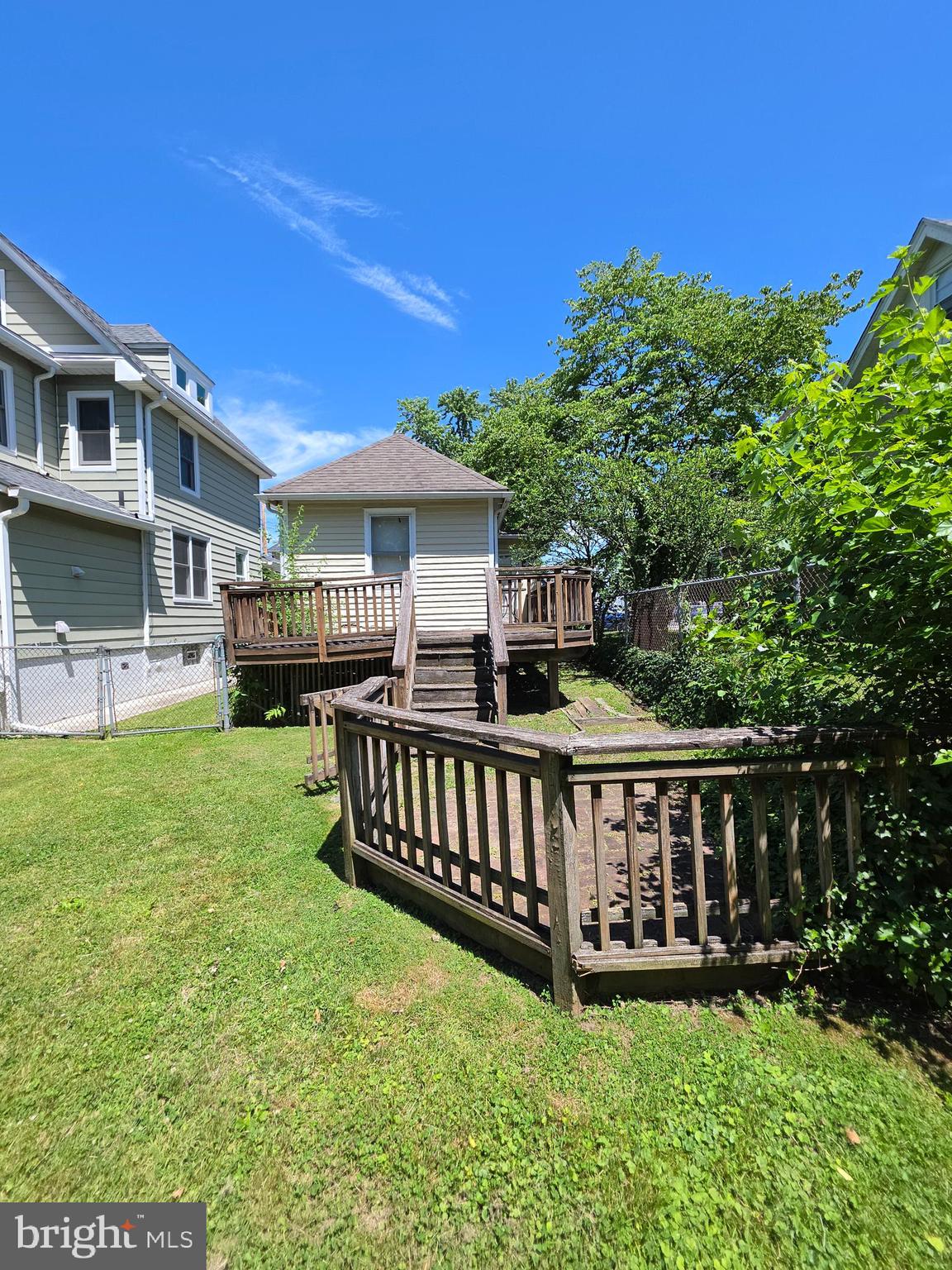 28 OAK AVENUE