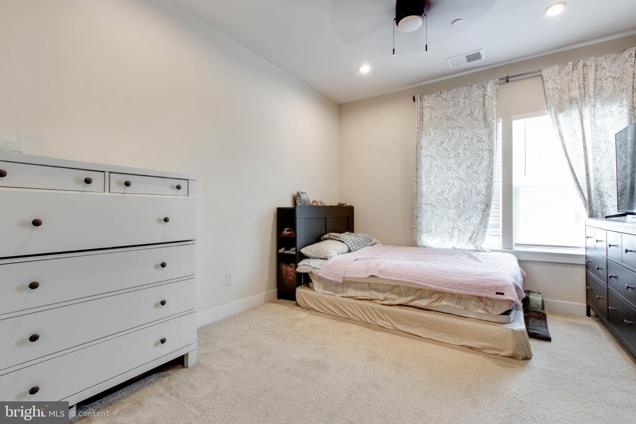 ELLICOTTS RETREAT - Residential