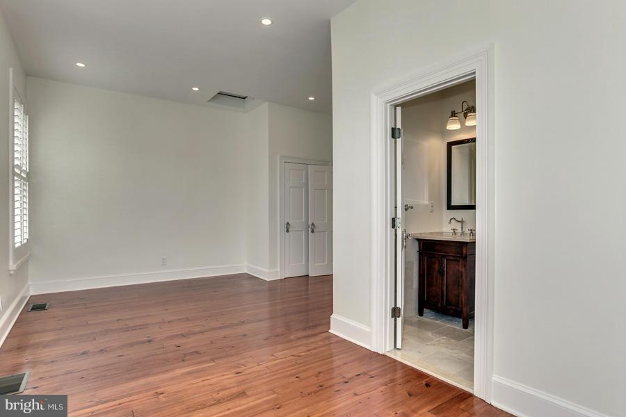 GEORGETOWN - Residential
