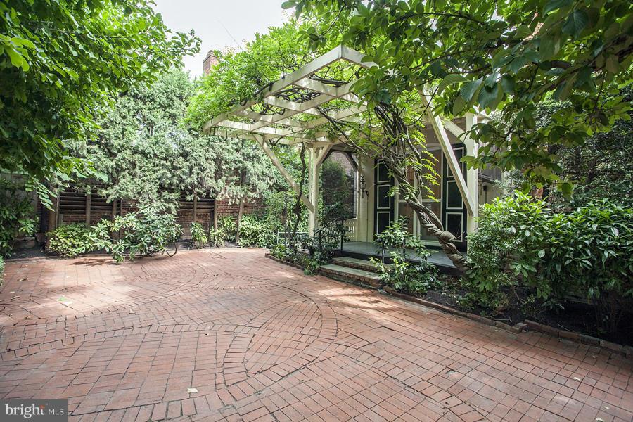 GEORGETOWN - Residential