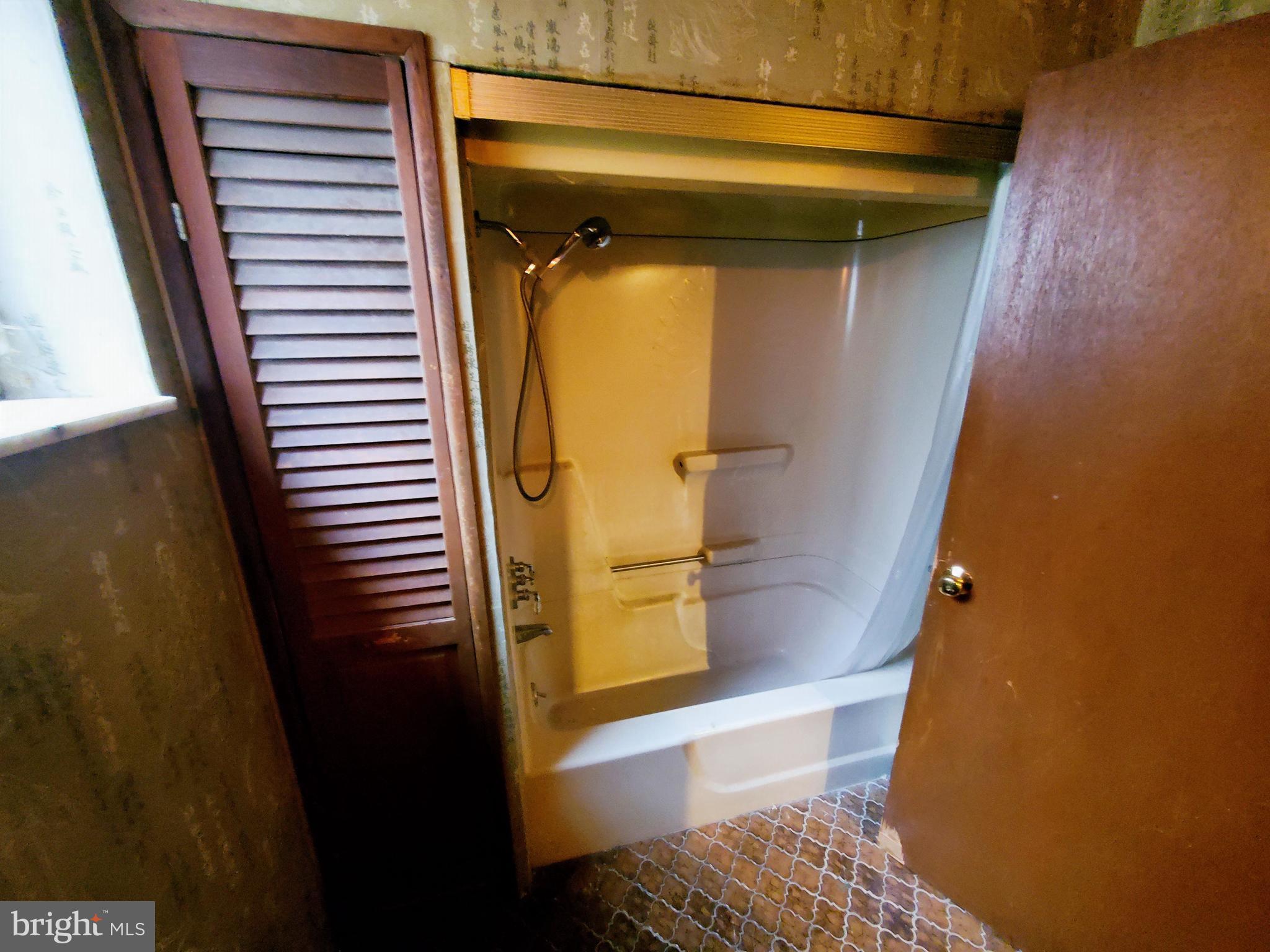 WHITMAN - Residential