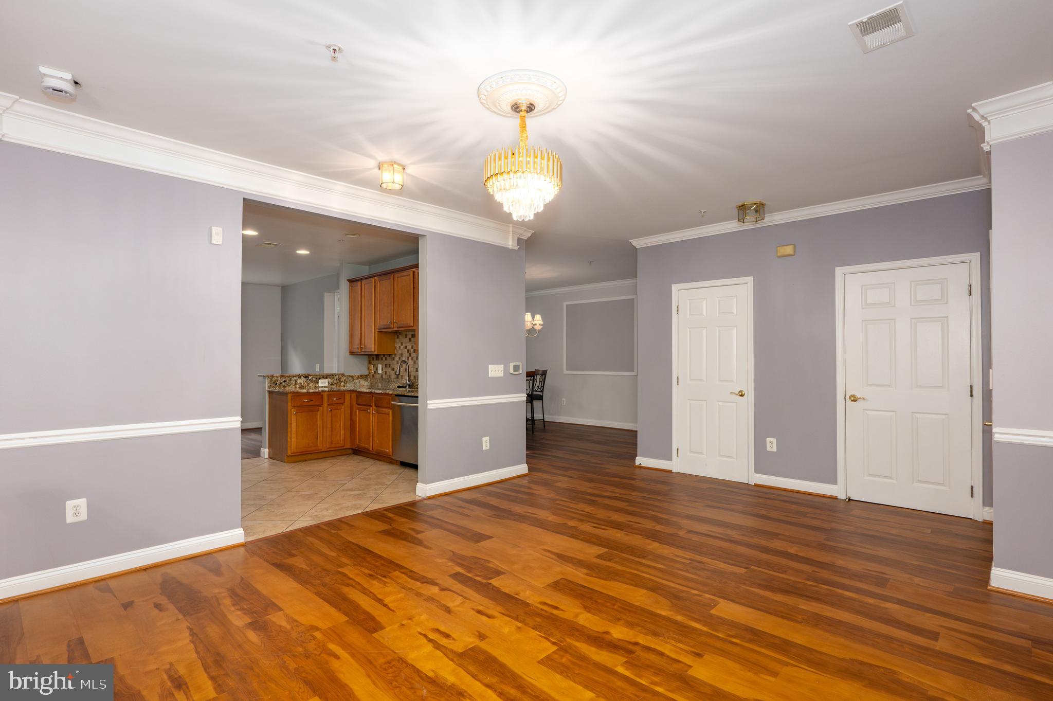 2550 KENSINGTON GDNS 107