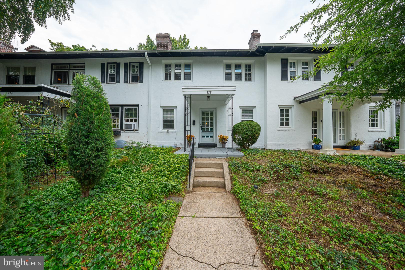 228 MONTGOMERY