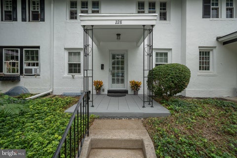 Townhouse For Sale - 228 Montgomery Ave<br/> HAVERFORD, PA 19041