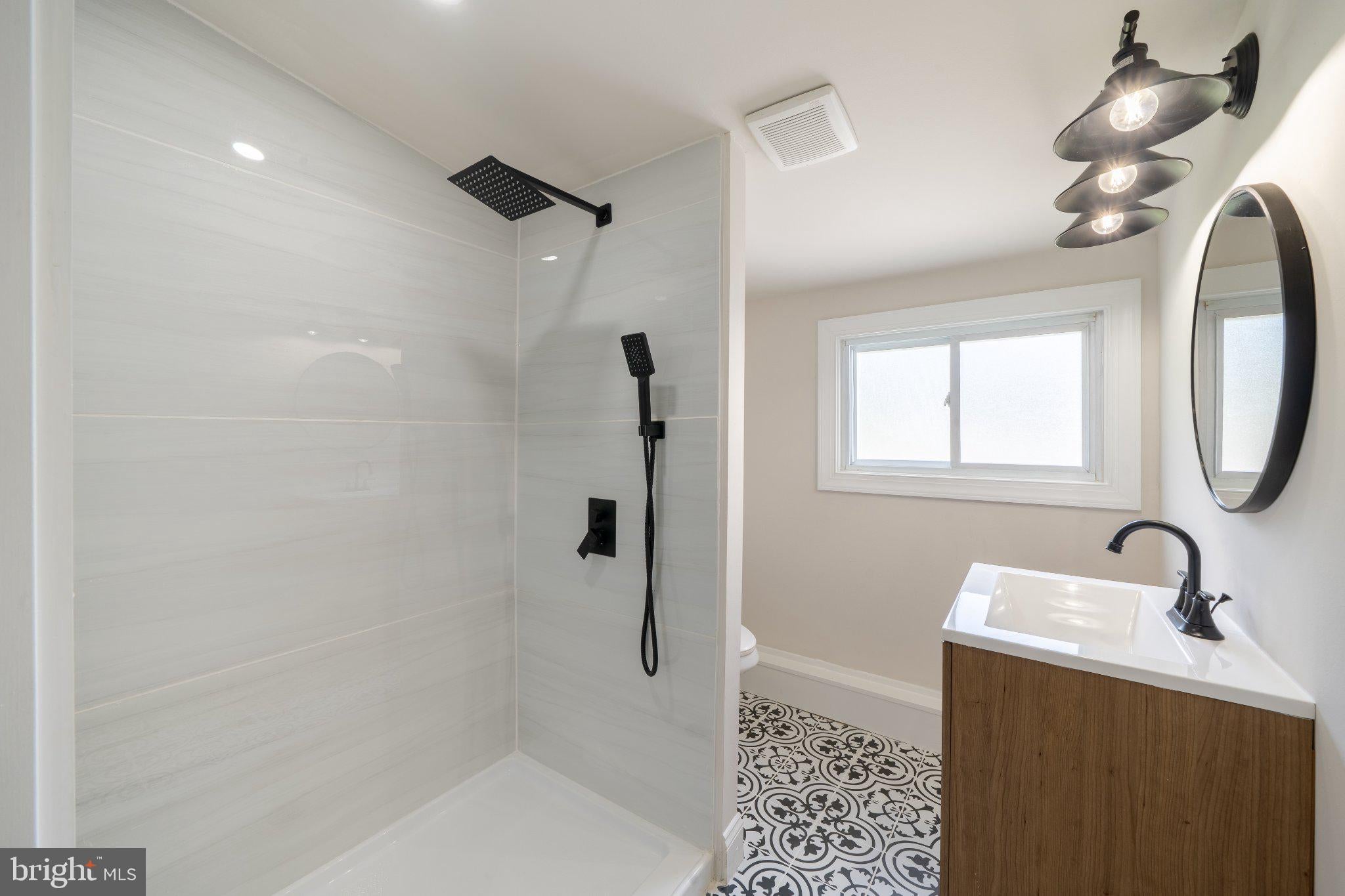 5904 CLOVERLEAF DRIVE