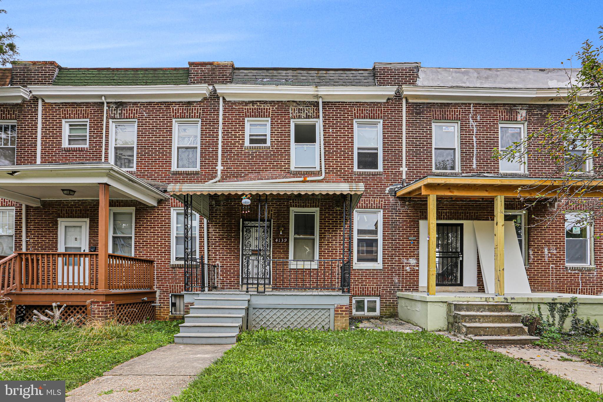 Welcome to 4139 Norfolk Ave! This charming property offers incredible potential with its great bones and is ready for your upgrades. Boasting 3 bedrooms and 1 bath, this fixer-upper provides an excellent opportunity for the new owner.
It's important to highlight that the neighboring home on the right is currently undergoing complete renovations, making this an opportune time to invest.
Ideal for both fix-and-flip enthusiasts and investors seeking a buy-and-hold strategy, this property offers endless potential. Don't miss out on the chance to bring this home back to its full glory. Schedule a showing today and explore the possibilities that await at 4139 Norfolk Ave!