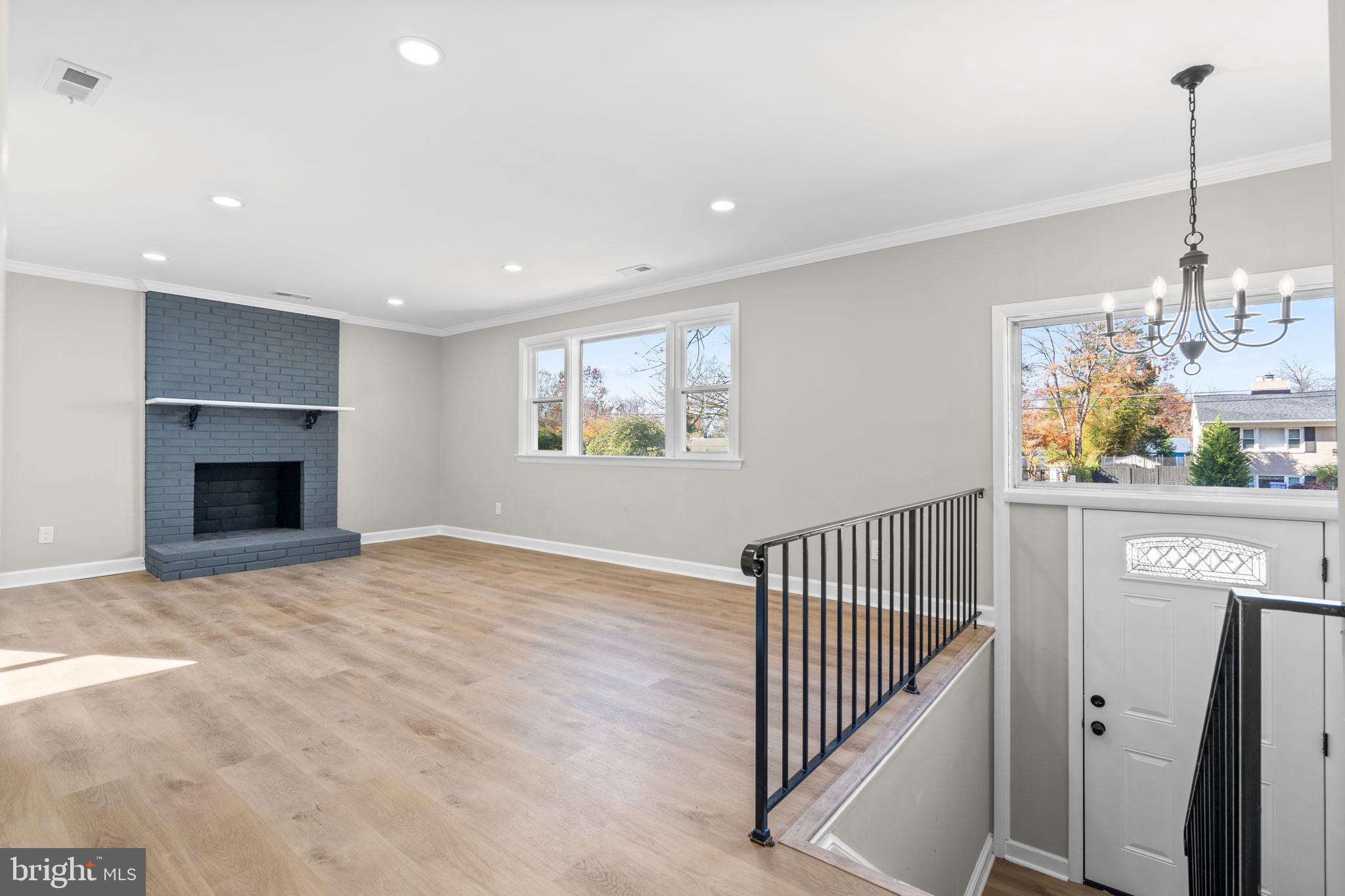 5527 BOUFFANT BOULEVARD