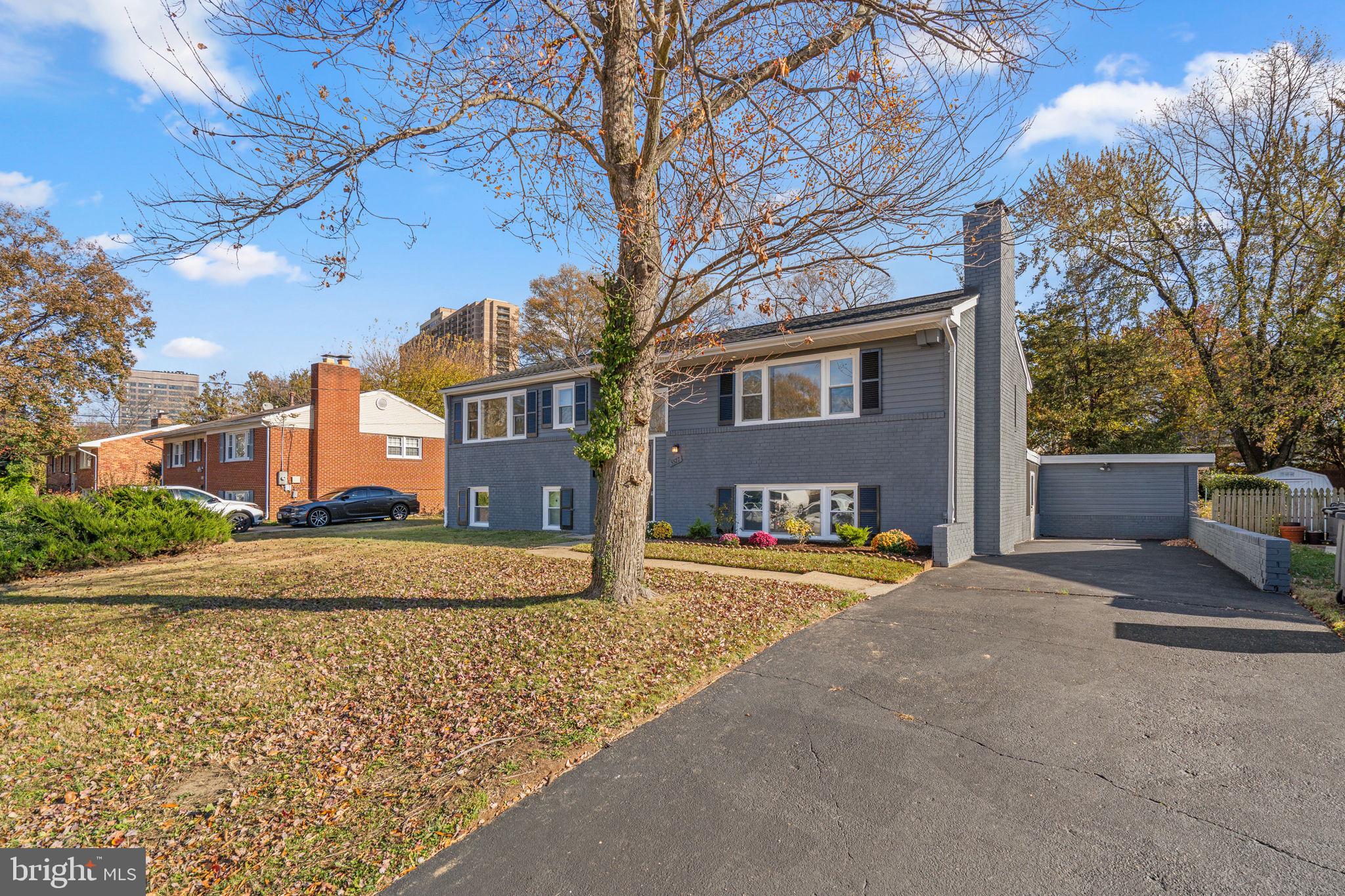 5527 BOUFFANT BOULEVARD