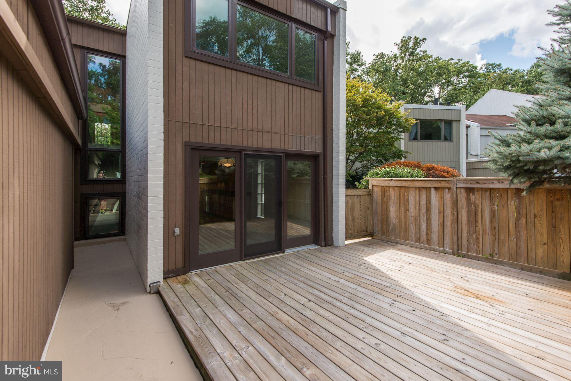 RESTON - Residential