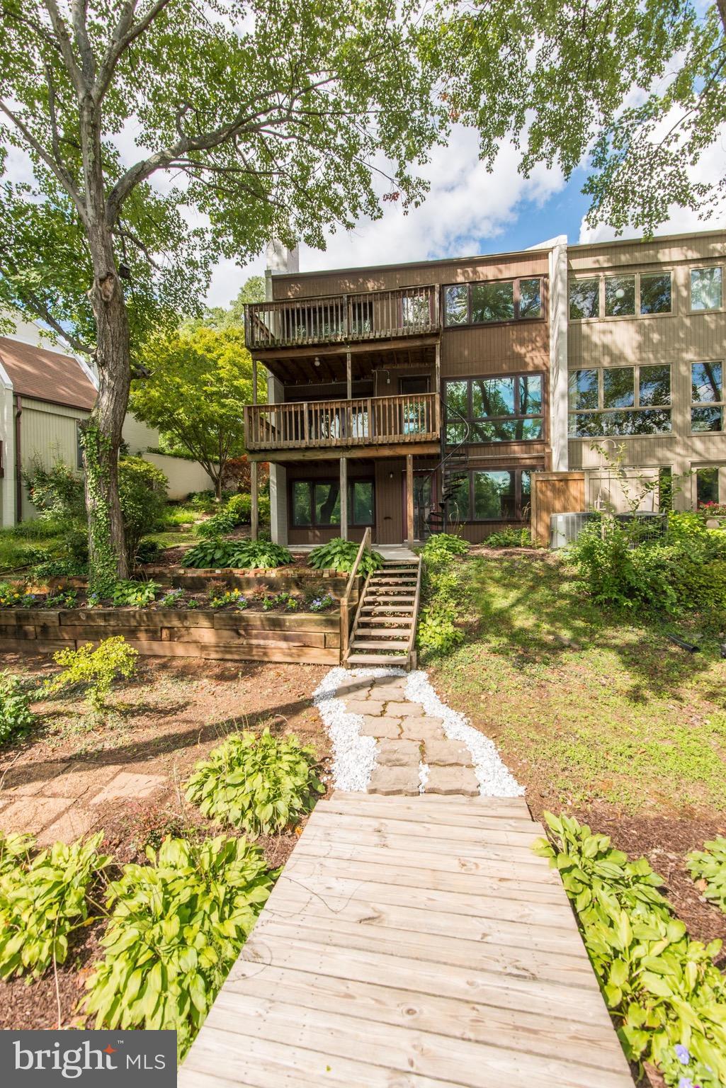 RESTON - Residential