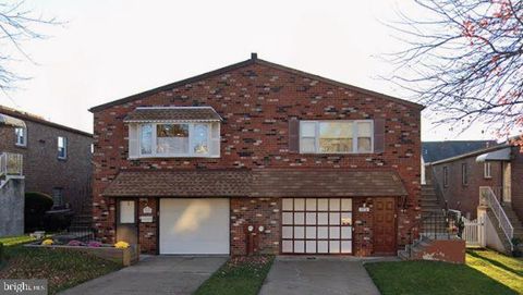 Townhouse For Sale - 3808 Linden Avenue<br/> PHILADELPHIA, PA 19114