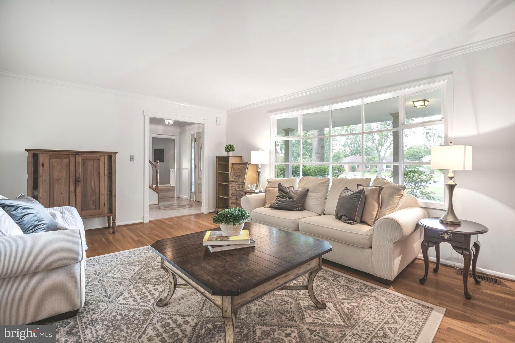 WILLIAMSBURG VILLAGE - Residential