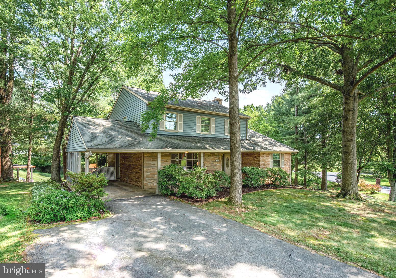 WILLIAMSBURG VILLAGE - Residential