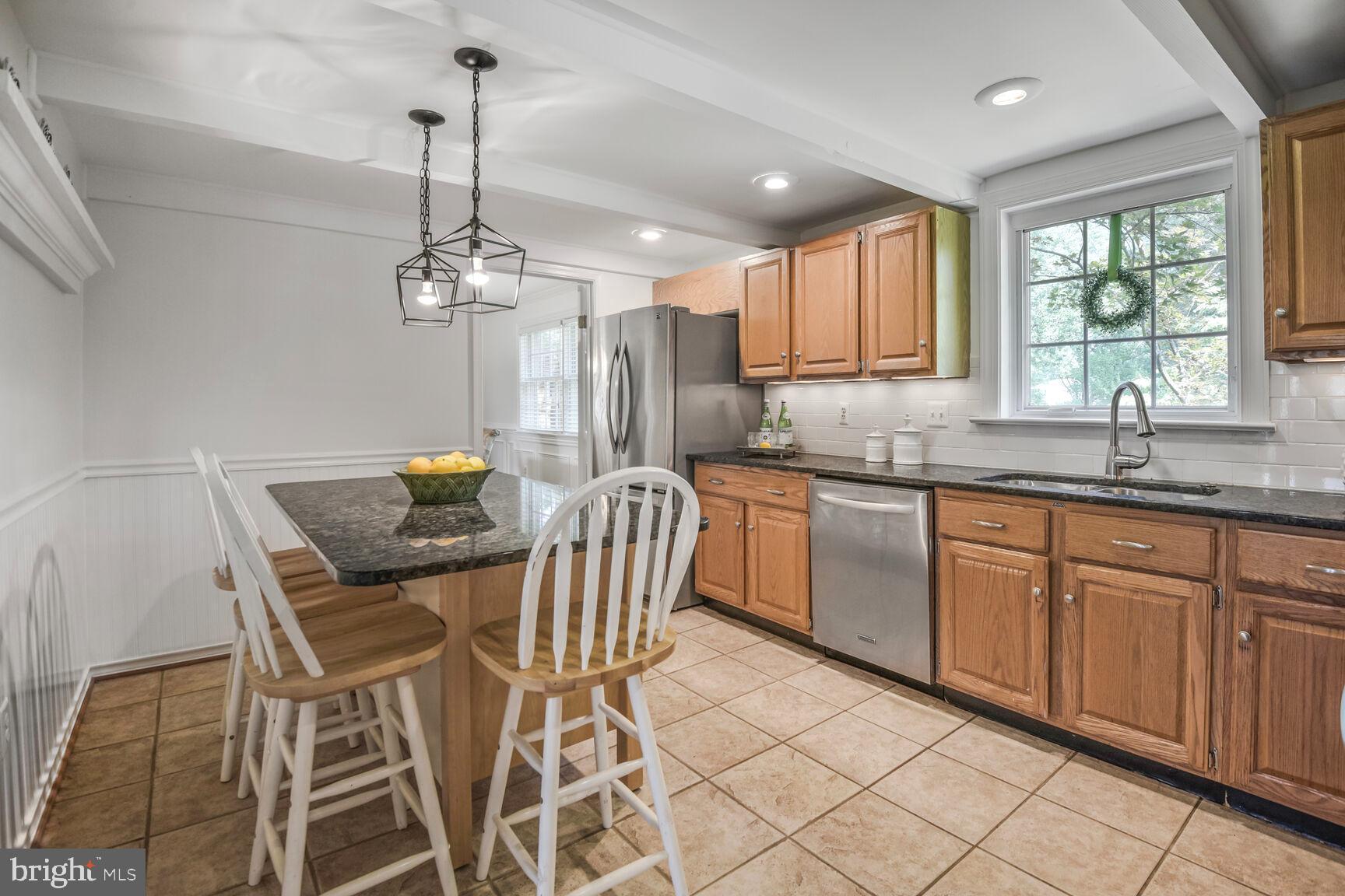 WILLIAMSBURG VILLAGE - Residential