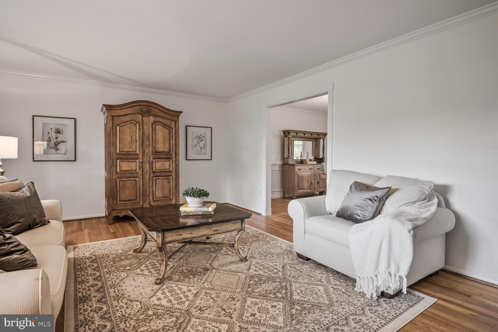 WILLIAMSBURG VILLAGE - Residential