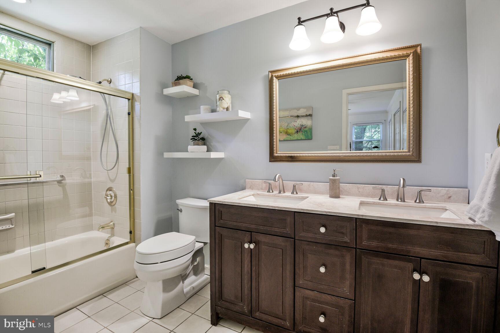 WILLIAMSBURG VILLAGE - Residential