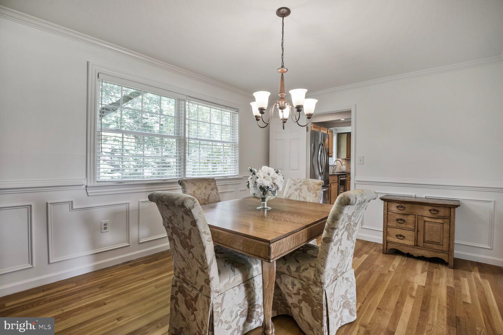 WILLIAMSBURG VILLAGE - Residential