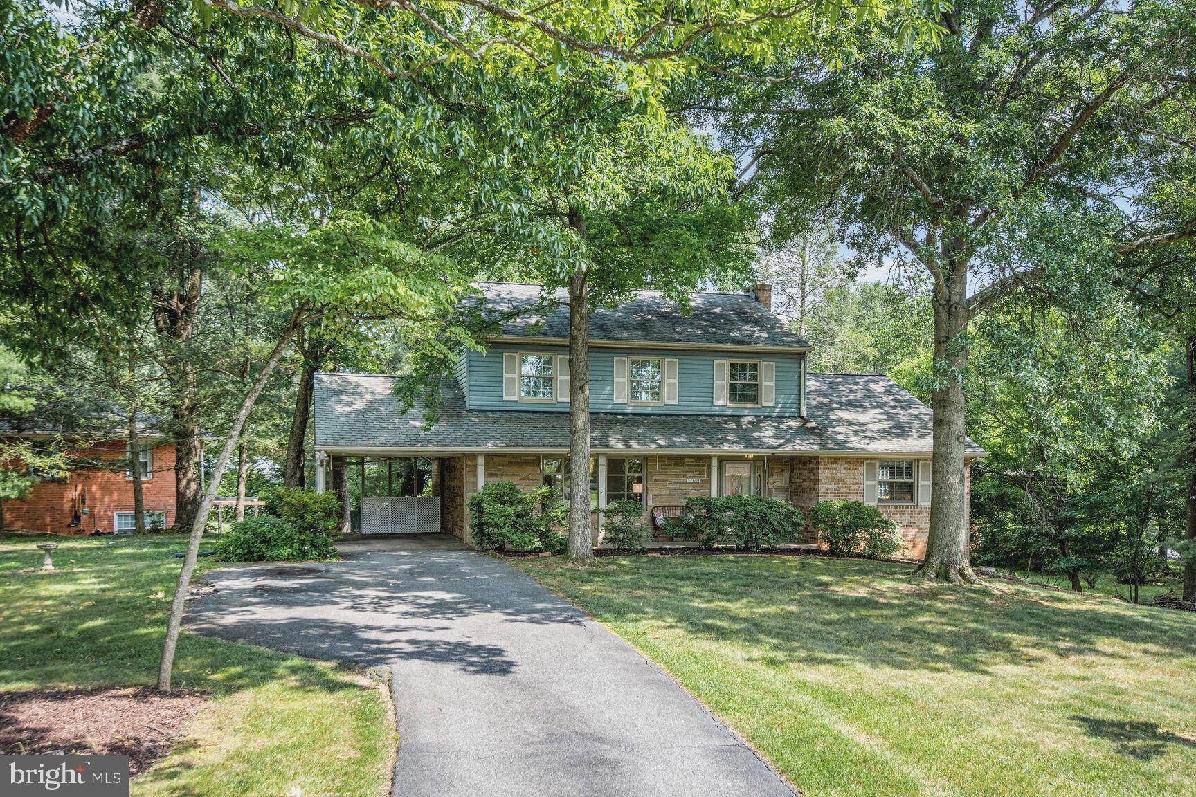 WILLIAMSBURG VILLAGE - Residential