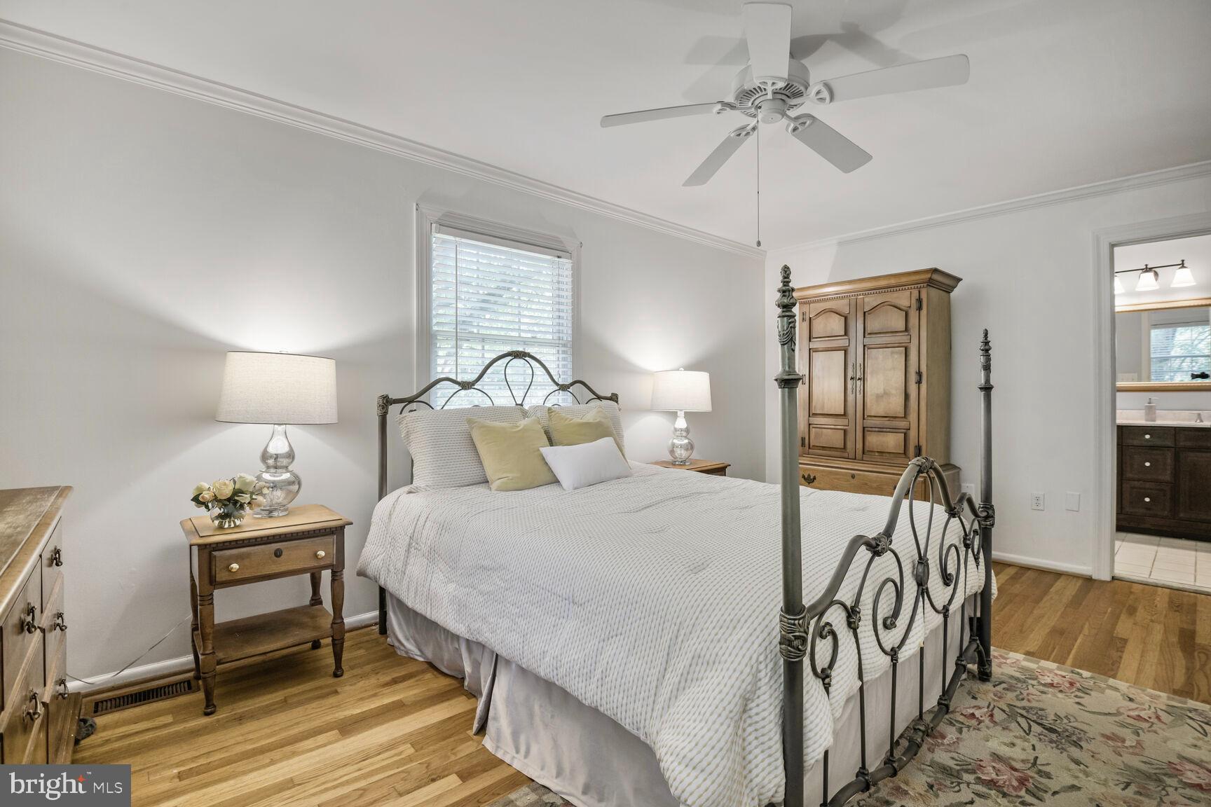 WILLIAMSBURG VILLAGE - Residential