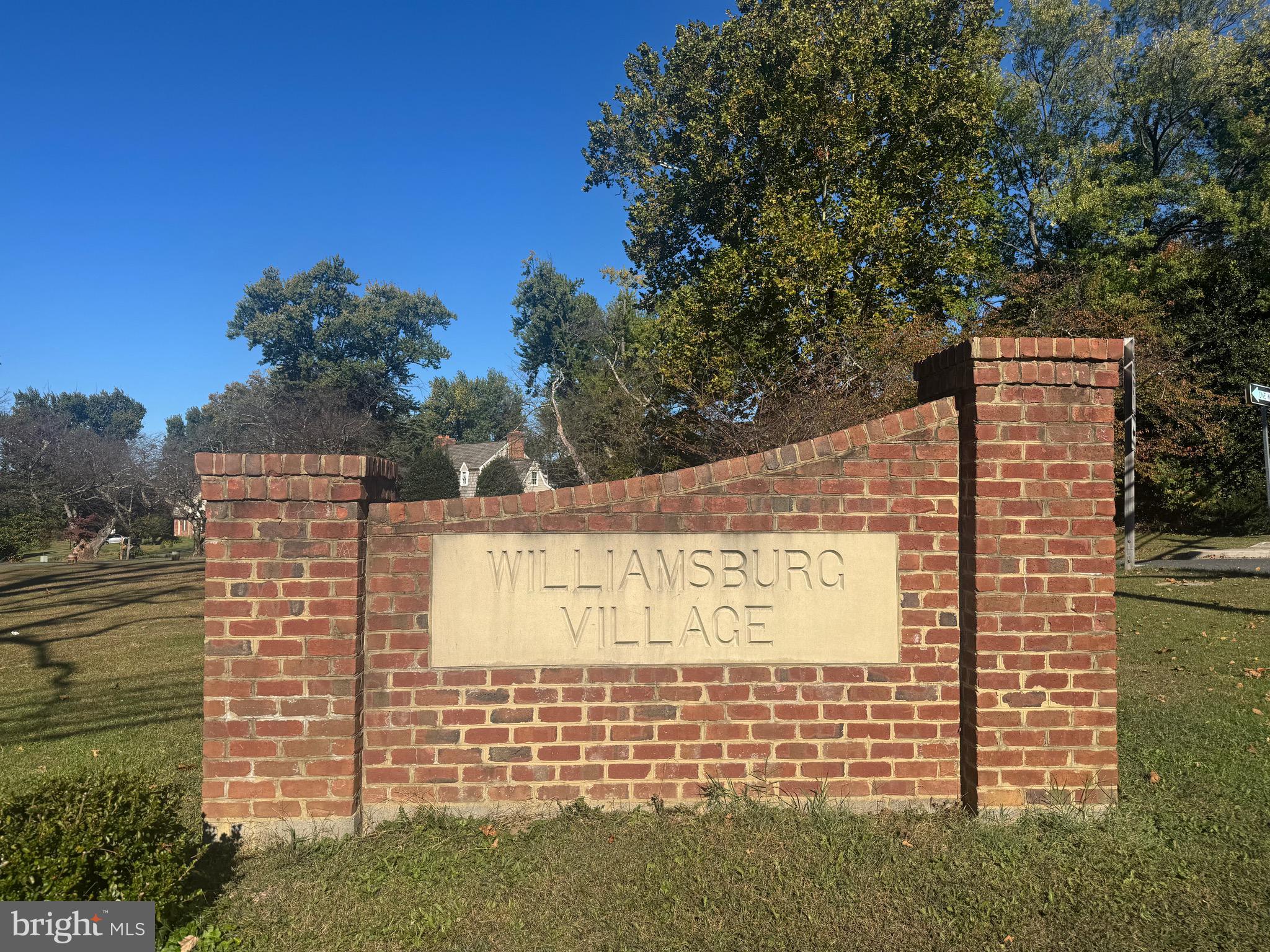 WILLIAMSBURG VILLAGE - Residential