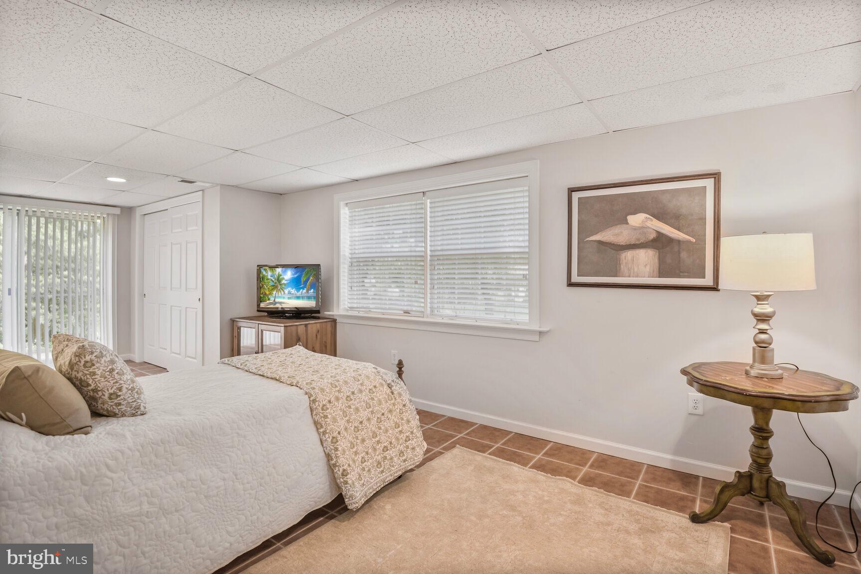 WILLIAMSBURG VILLAGE - Residential