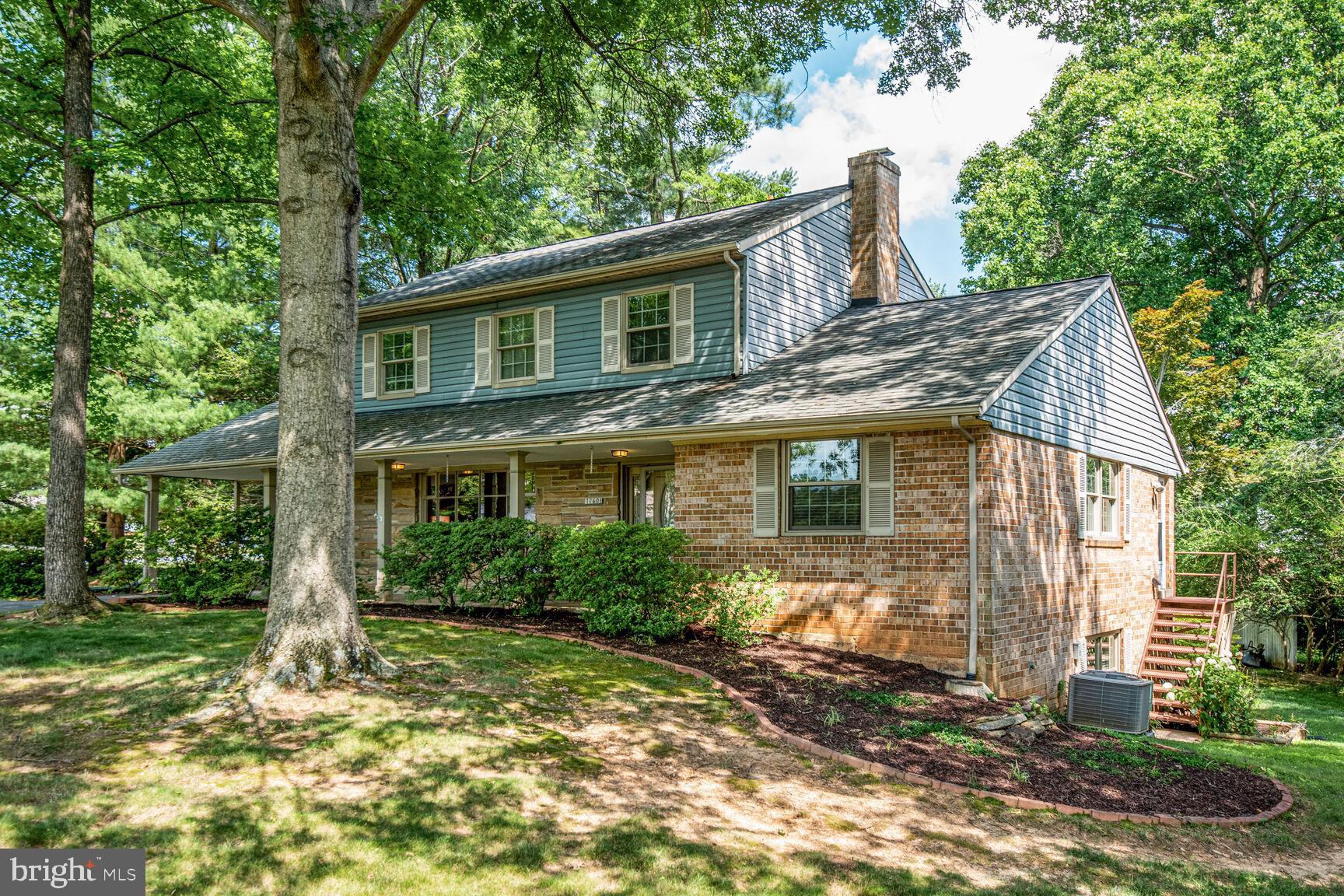 WILLIAMSBURG VILLAGE - Residential