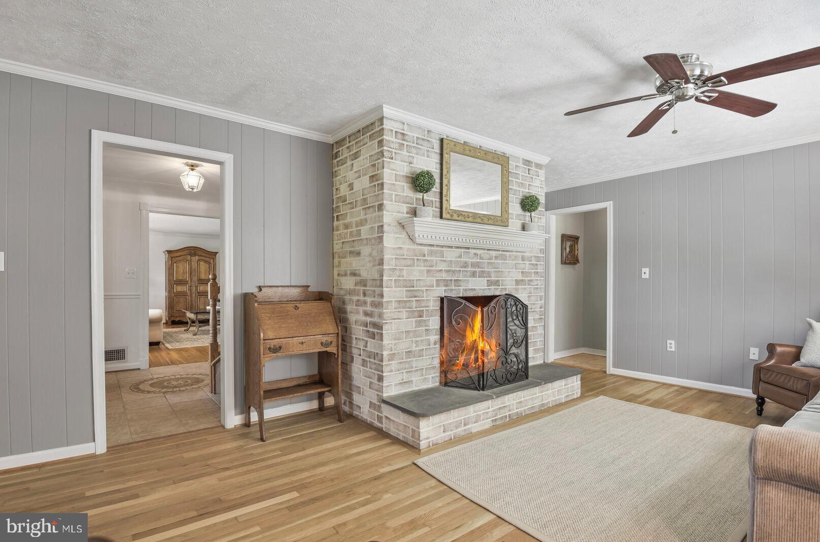 WILLIAMSBURG VILLAGE - Residential