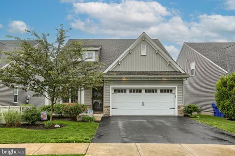 Photo of 6284 Meadowfield Drive, Mount Joy, PA 17552 (MLS # PALA2051080)