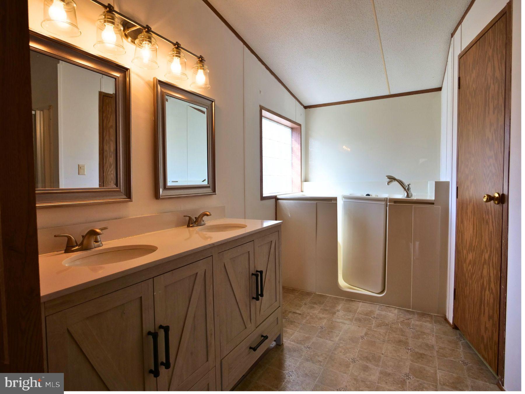 COVENTRY TERR MHP - Residential