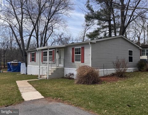 Mobile Home For Sale - 31 Terrace Drive<br/> SPRING CITY, PA 19475