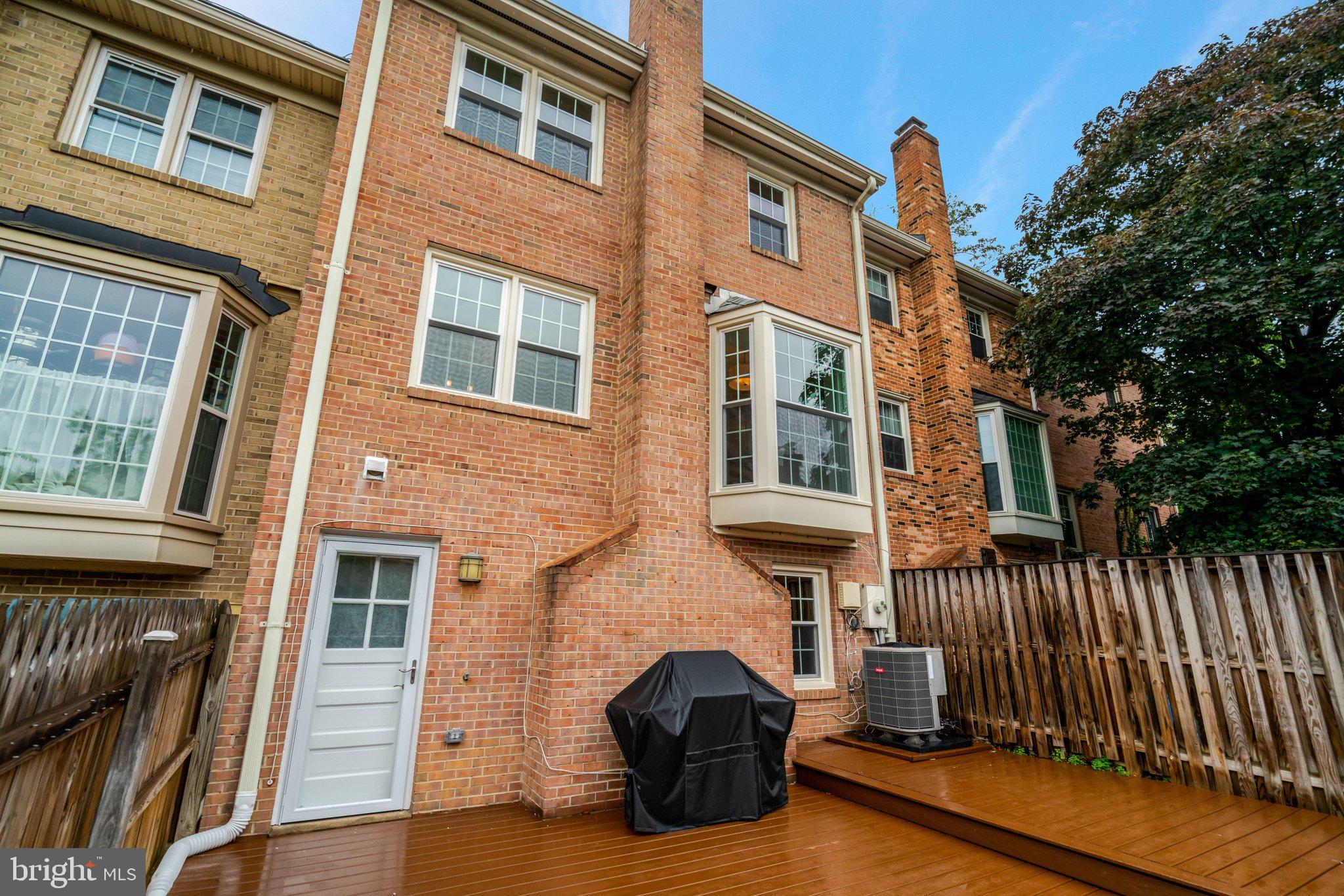 SEVEN OAKS - Residential