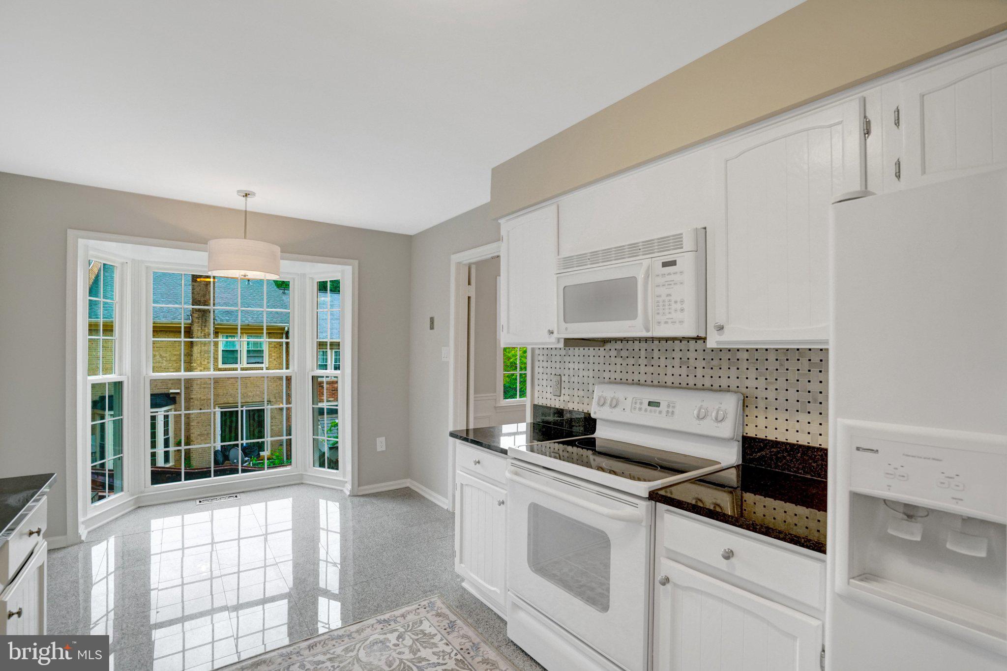 SEVEN OAKS - Residential