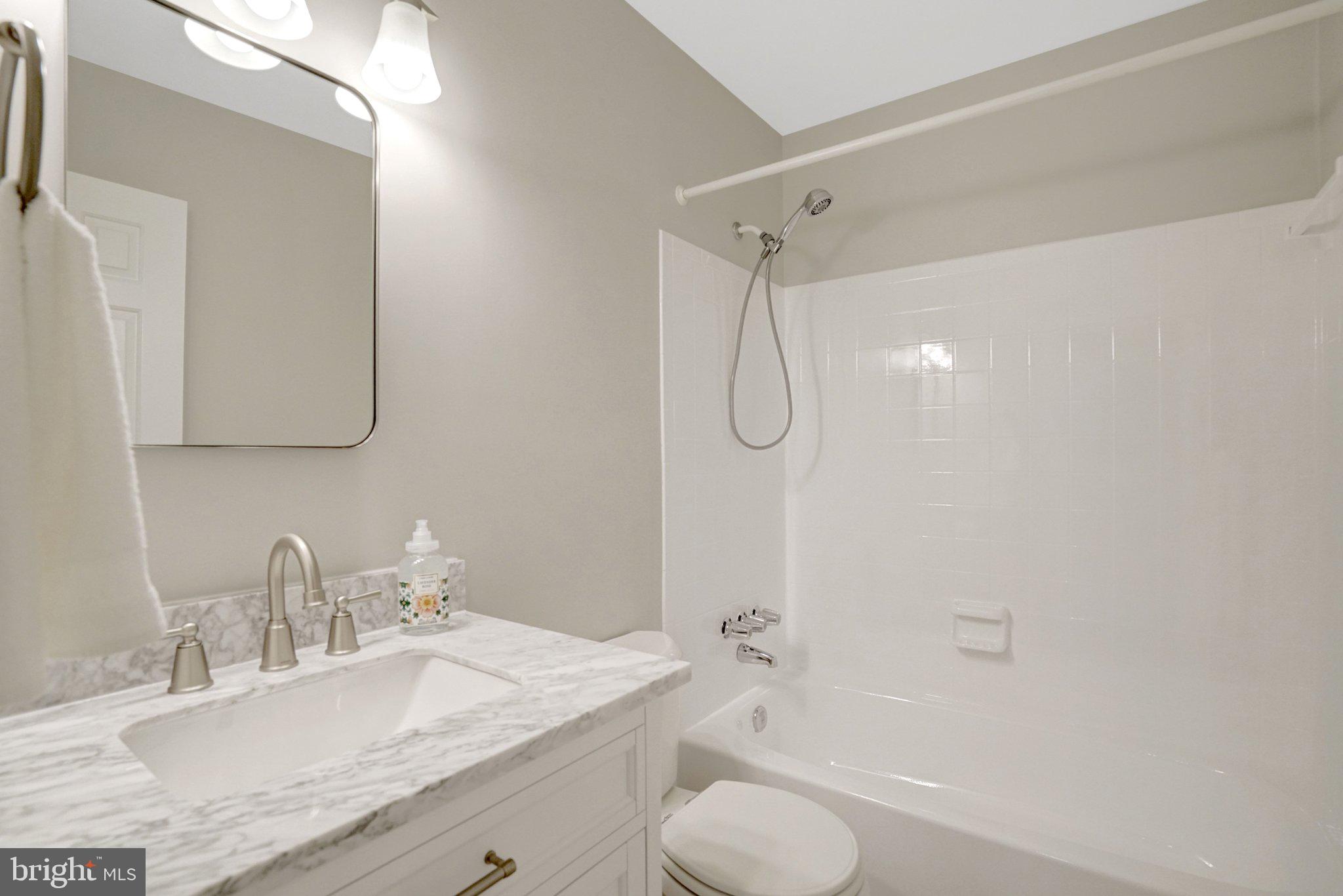 SEVEN OAKS - Residential