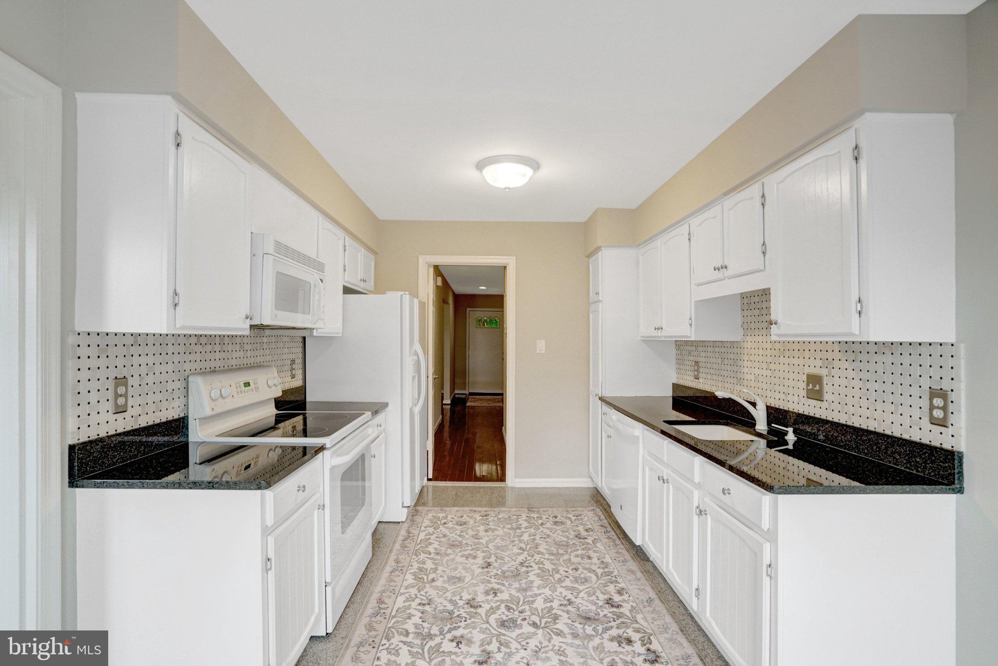 SEVEN OAKS - Residential