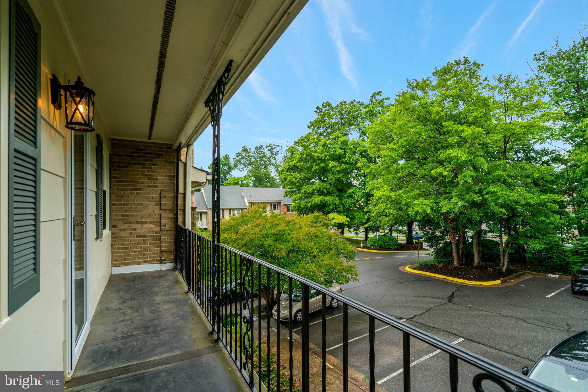 SEVEN OAKS - Residential
