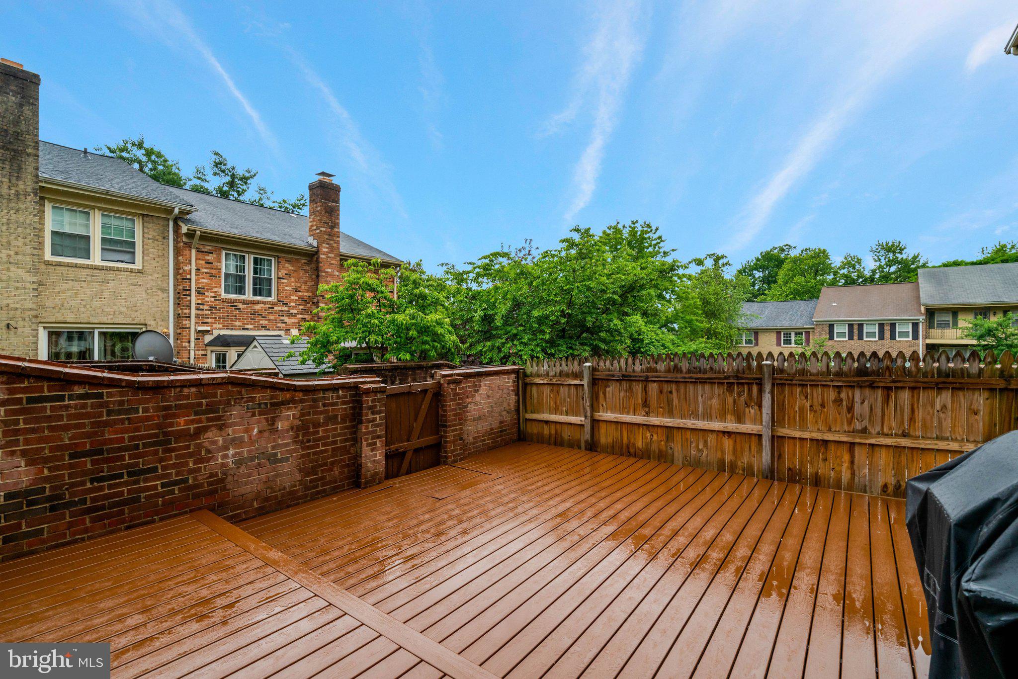 SEVEN OAKS - Residential