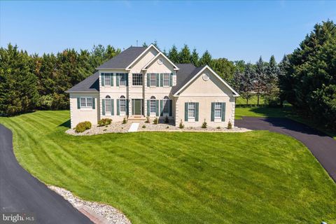 Photo of 421 Harrison Drive, HOCKESSIN, DE 19707 (MLS # DENC2102658)