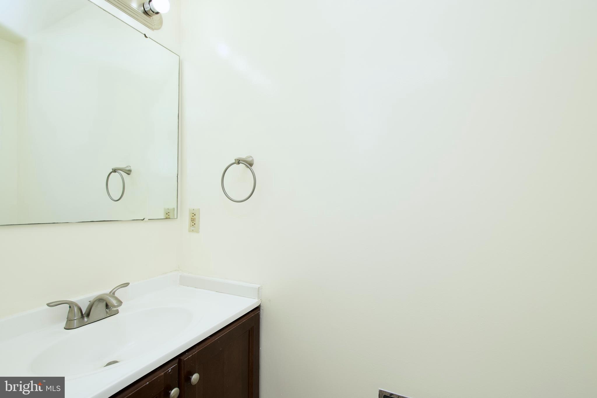 SARATOGA TOWNHOUSES - Residential Lease