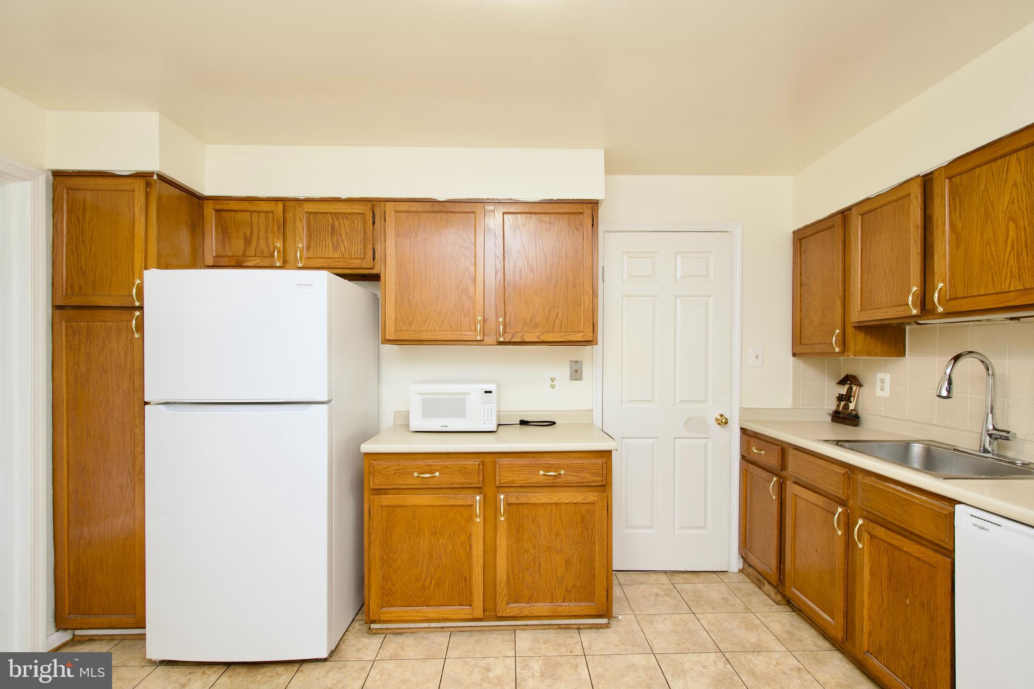 SARATOGA TOWNHOUSES - Residential Lease