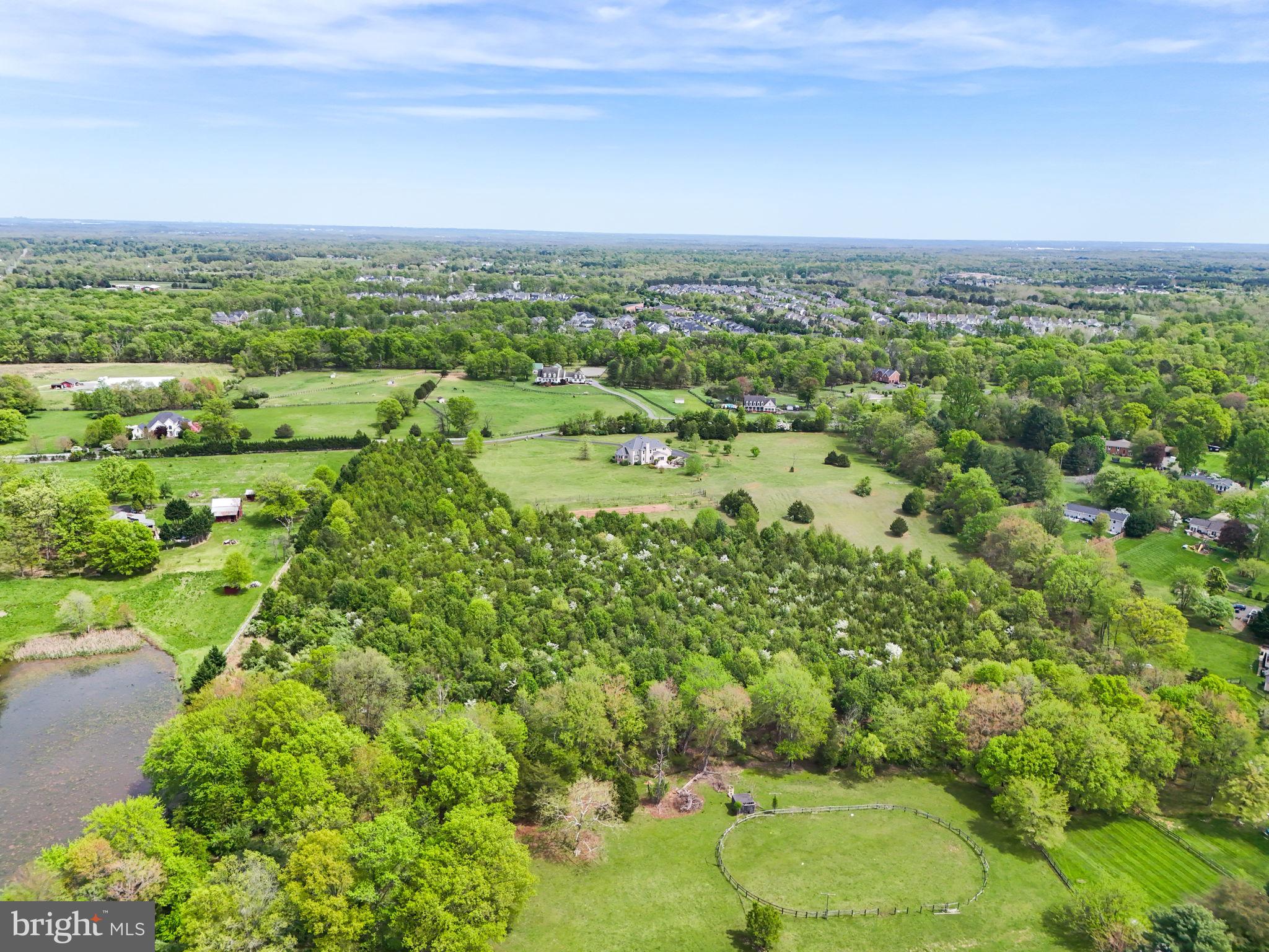 WATERFALL FARM - Land