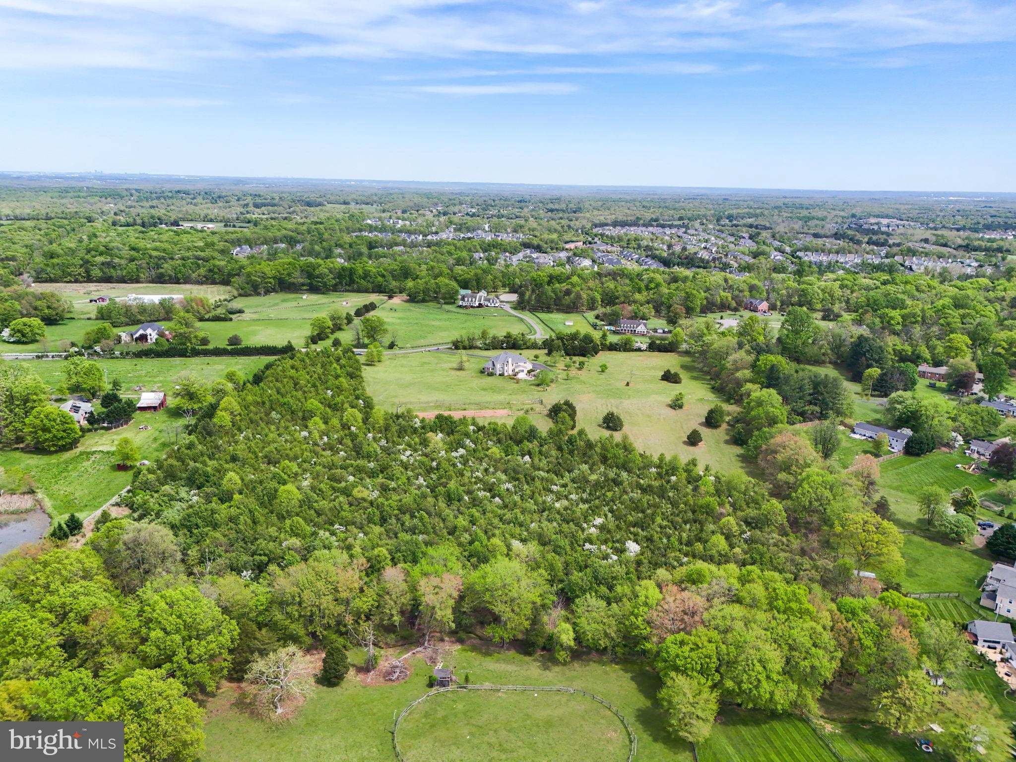 WATERFALL FARM - Land