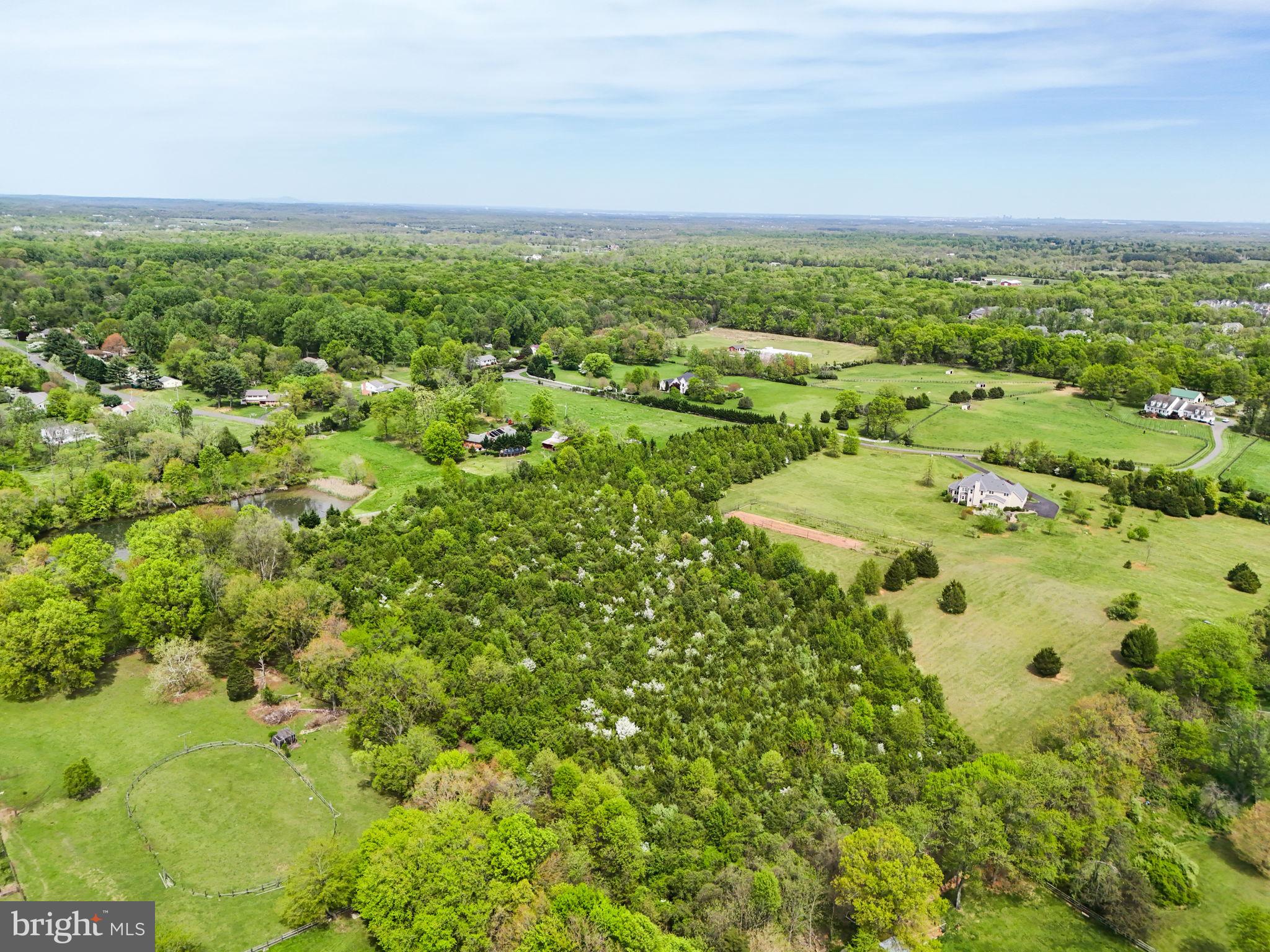 WATERFALL FARM - Land