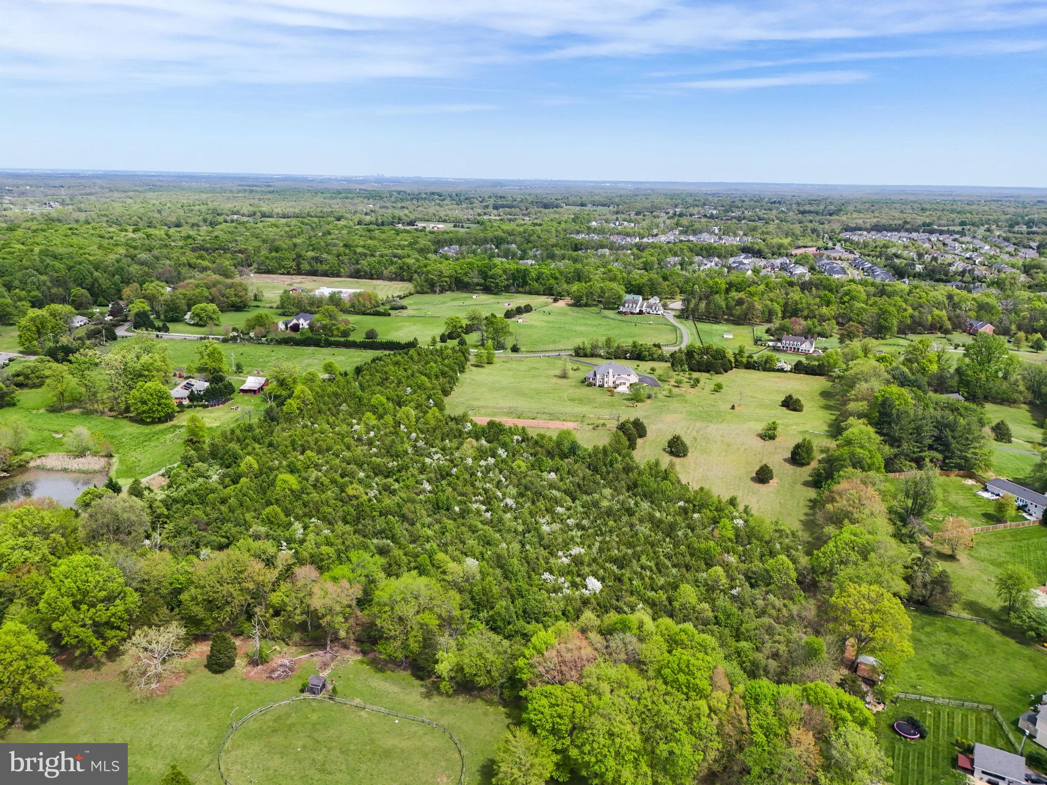 WATERFALL FARM - Land
