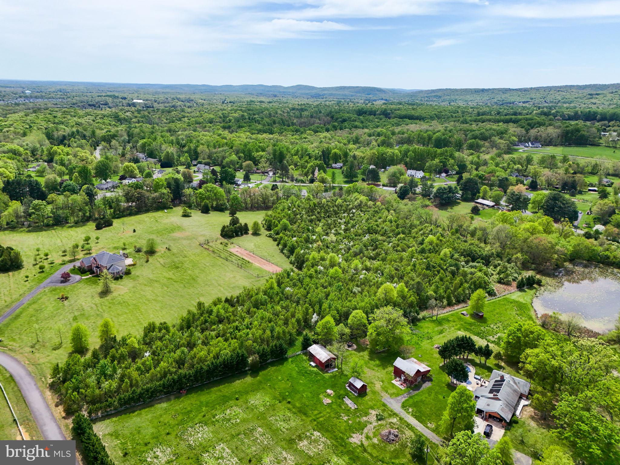WATERFALL FARM - Land