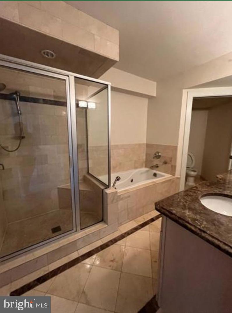 1325 N PIERCE STREET 402