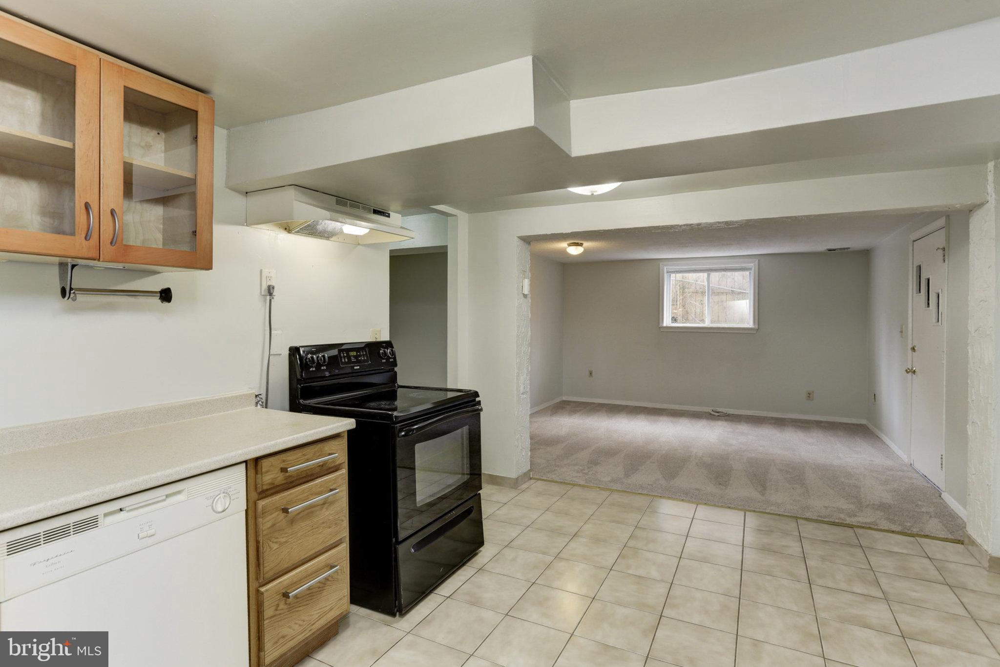 CHARLTON HEIGHTS - Residential Lease