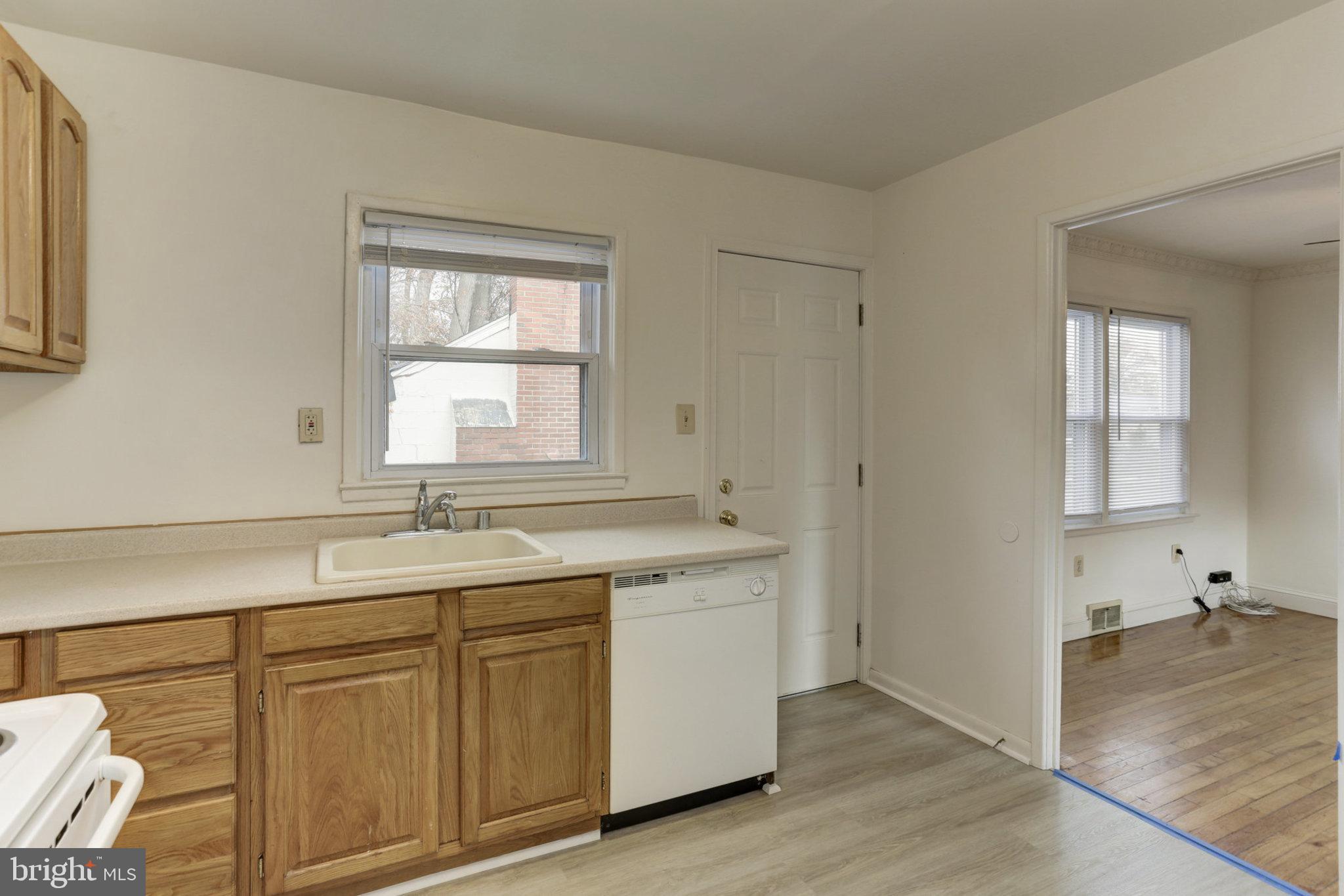 CHARLTON HEIGHTS - Residential Lease