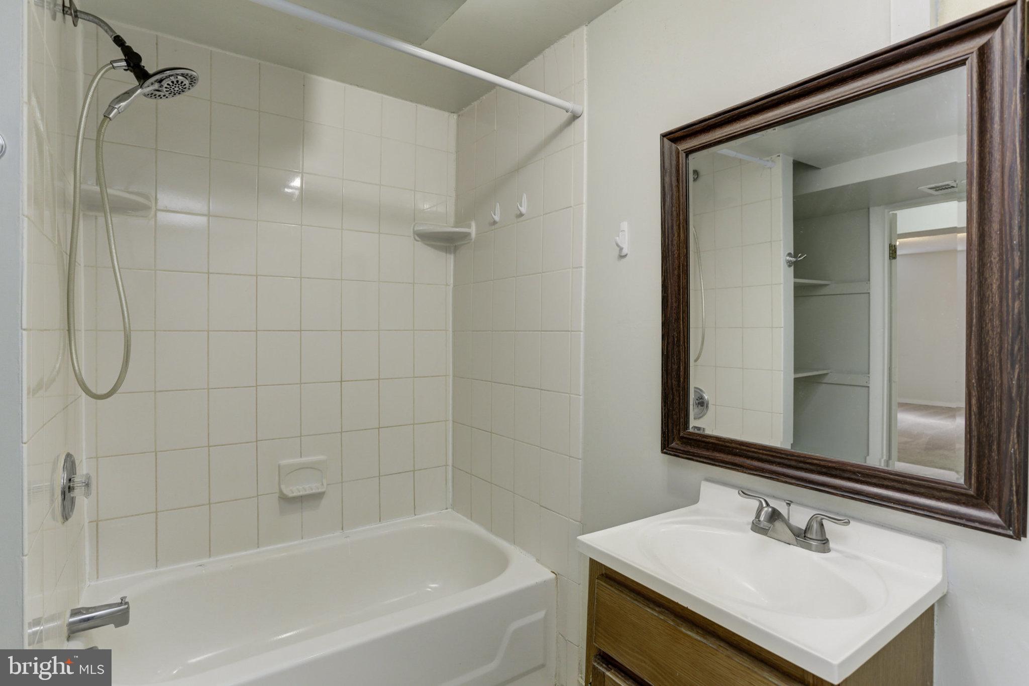 CHARLTON HEIGHTS - Residential Lease