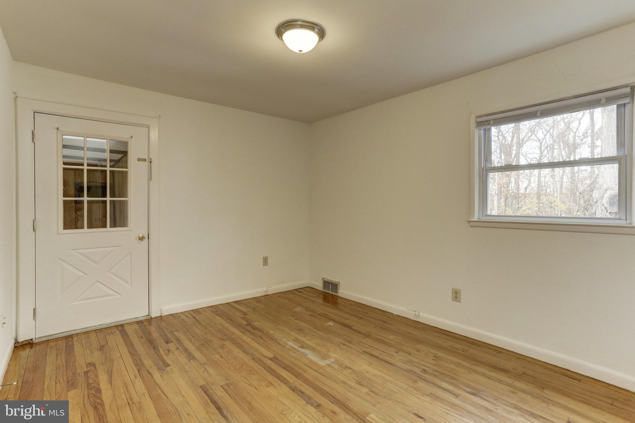 CHARLTON HEIGHTS - Residential Lease