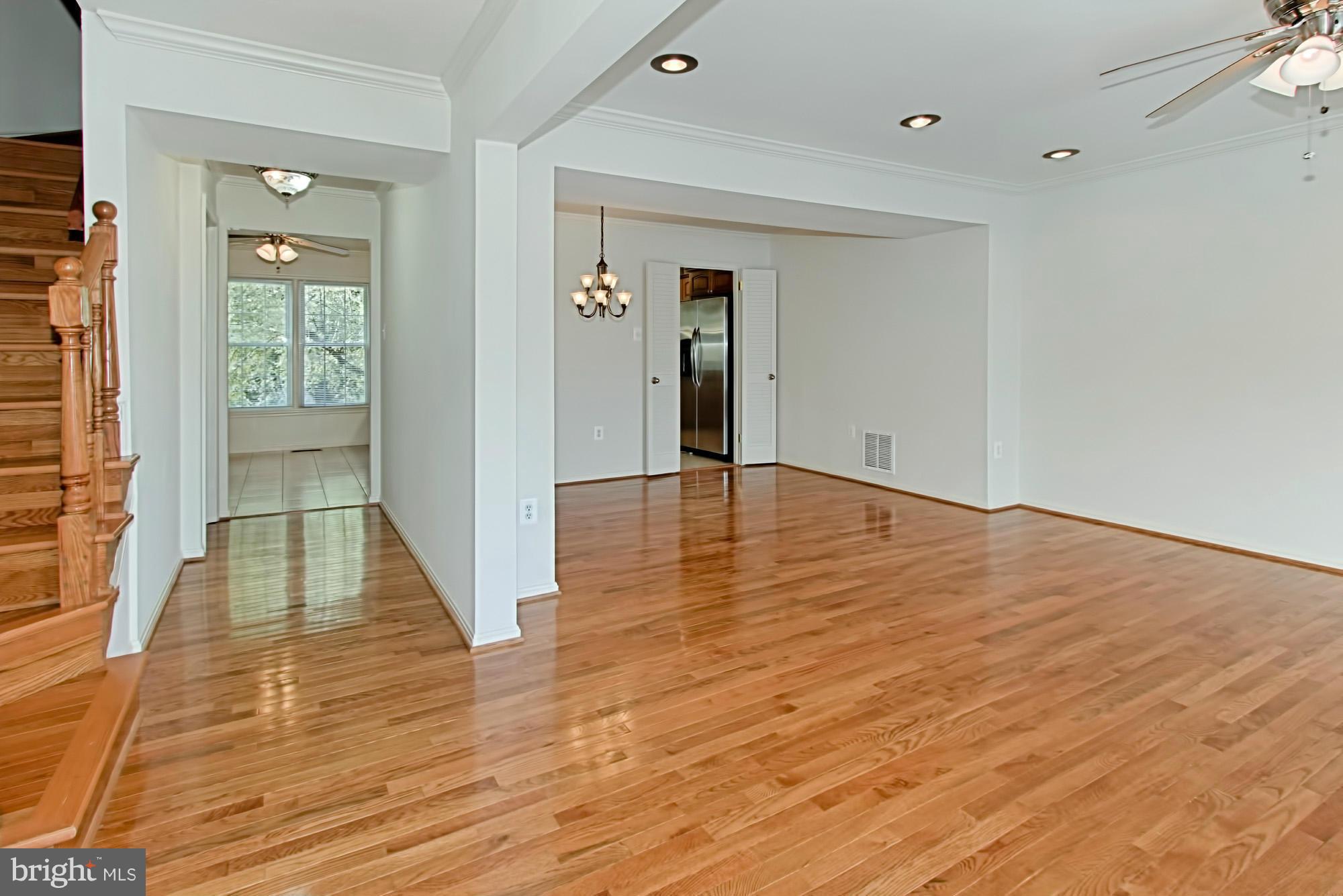 SARATOGA TOWNHOUSES - Residential